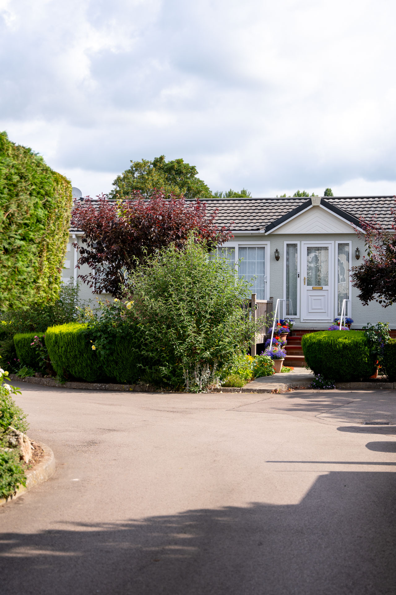 Peaceful residential park | Riverside